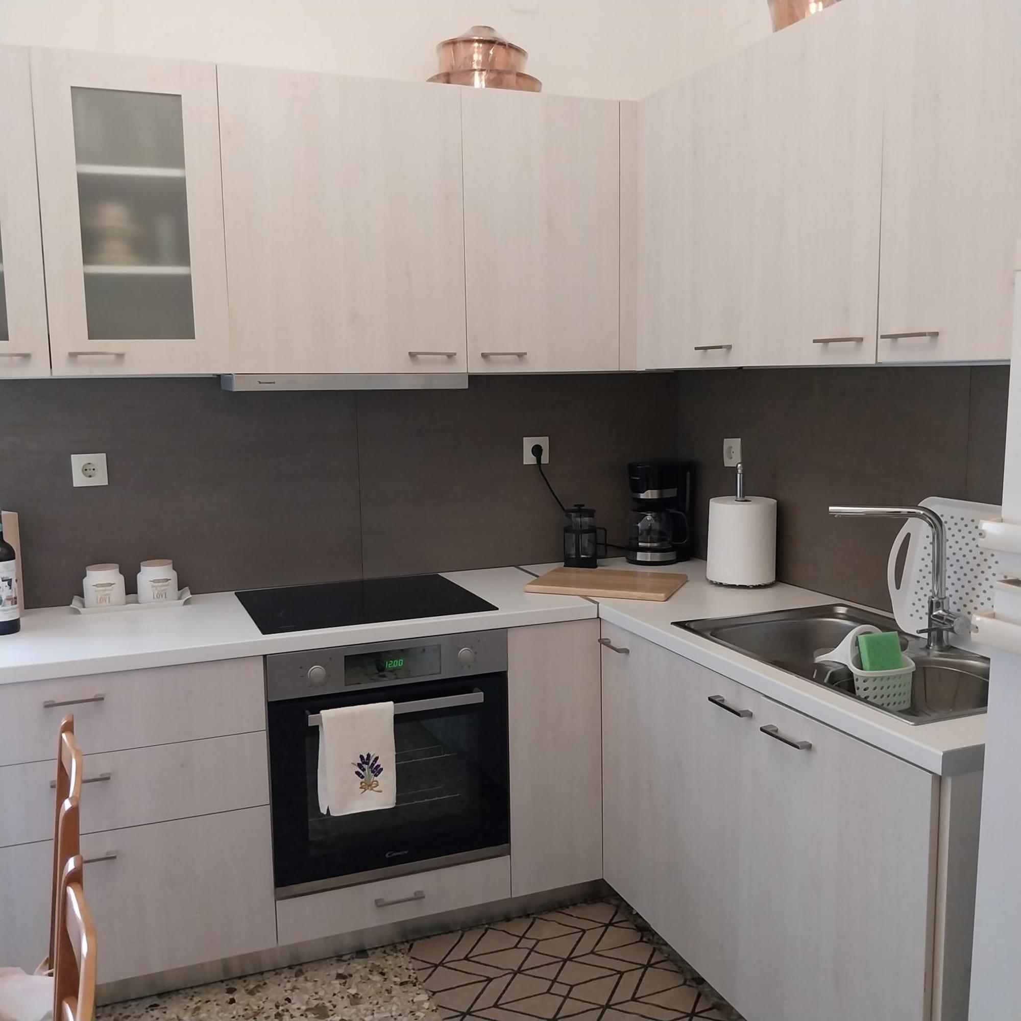 Kyrezis Appartement *